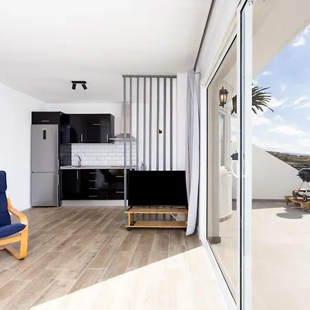 Home2book Stunning Apt Seaview & Pool, La Victoria 아파트