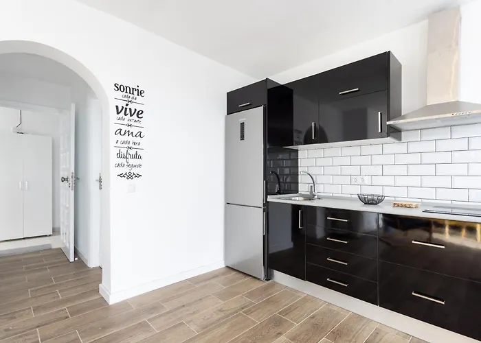 Home2book Stunning Apt Seaview & Pool, La Victoria شقة *