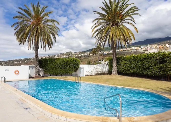 Home2book Stunning Apt Seaview & Pool, La Victoria شقة *