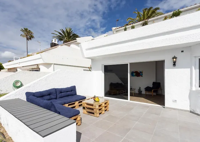 Home2book Stunning Apt Seaview & Pool, La Victoria شقة *